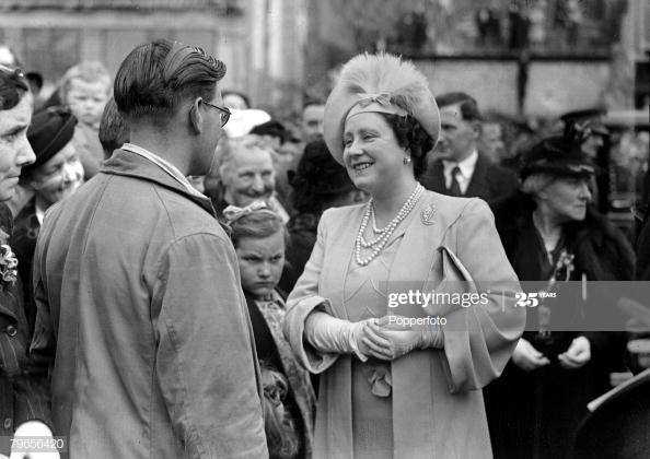What the Queen Mother wore to celebrate VE Day in 1945 – Katie Vale ...